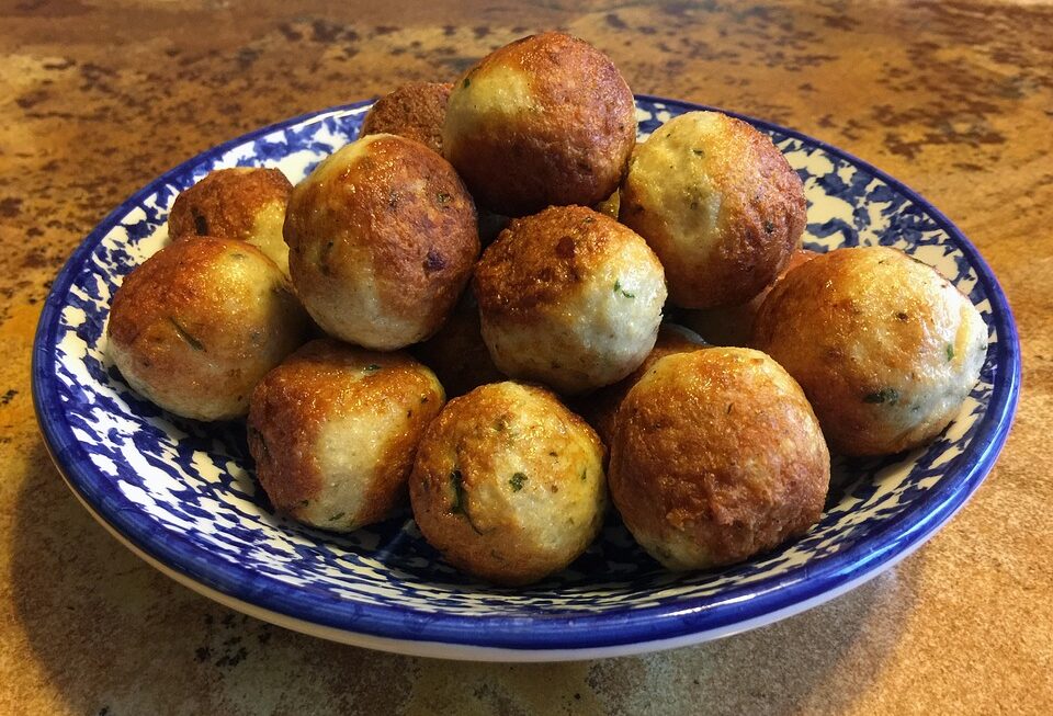 Easy and Delicious Garlic Bread Recipes for Every Occasion