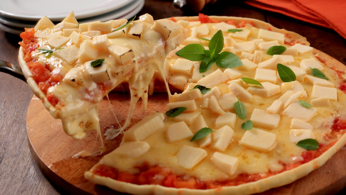 Receita de Pizza de Tapioca com Queijo e Frutas: Uma Opção Leve e Deliciosa