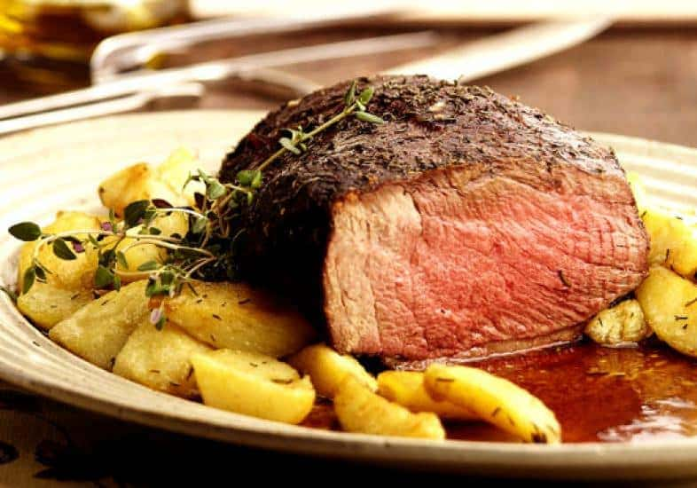 Receita de Picanha ao Forno com Batatas Rústicas: Sabor e Praticidade em um Só Prato